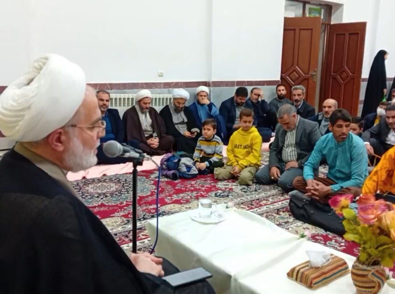 معرفت، معنویت و شجاعت امام علی(ع) را از دیگران برتری داد 1 معرفت، معنویت و شجاعت امام علی(ع) را از دیگران برتری داد
