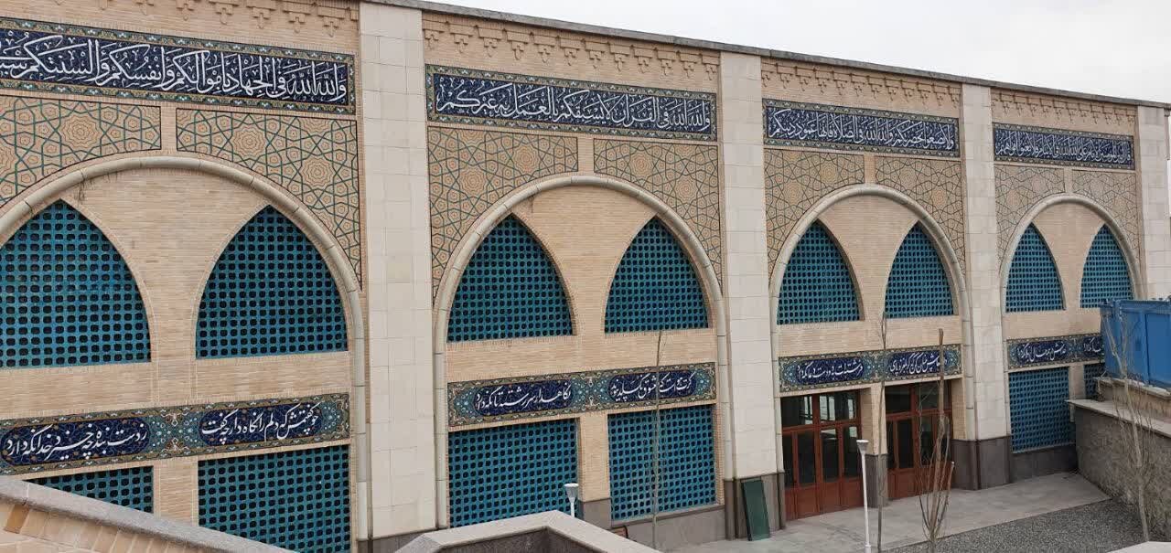 چگونگی مراحل آماده‌سازی و تهیه کتیبه های قرآنی در مصلای تهران
