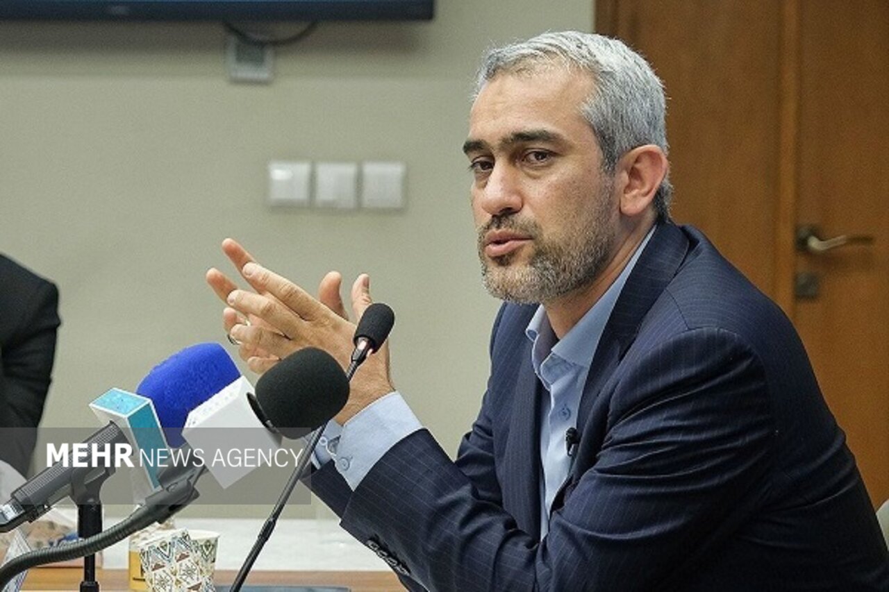 تاکید وزیر اقتصاد بر حمایت از بنگاههای اقتصادی و بازارهای مالی 1 تاکید وزیر اقتصاد بر حمایت از بنگاههای اقتصادی و بازارهای مالی