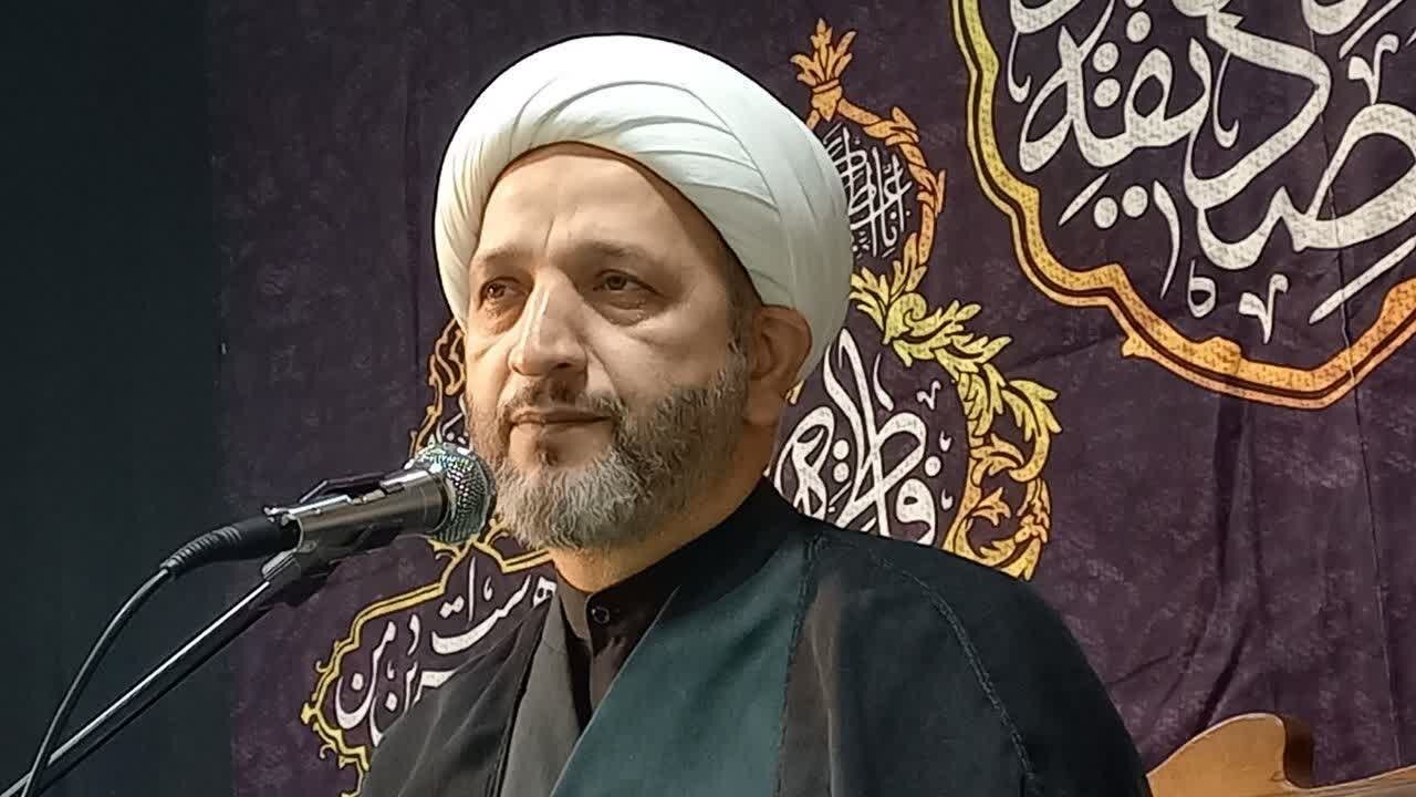 عاشورا چراغ راه ملتها برای حفظ دین و مقابله با انحراف است 1 عاشورا چراغ راه ملتها برای حفظ دین و مقابله با انحراف است