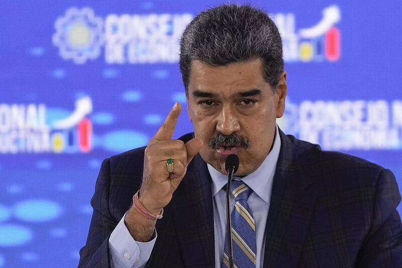 مادورو در واکنش به تهدیدات آمریکا: با روسیه در تماس هستیم 1 مادورو در واکنش به تهدیدات آمریکا: با روسیه در تماس هستیم