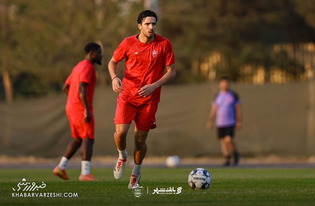 هافبک پرسپولیس به بازی با پیکان میرسد؟ 1 هافبک پرسپولیس به بازی با پیکان میرسد؟